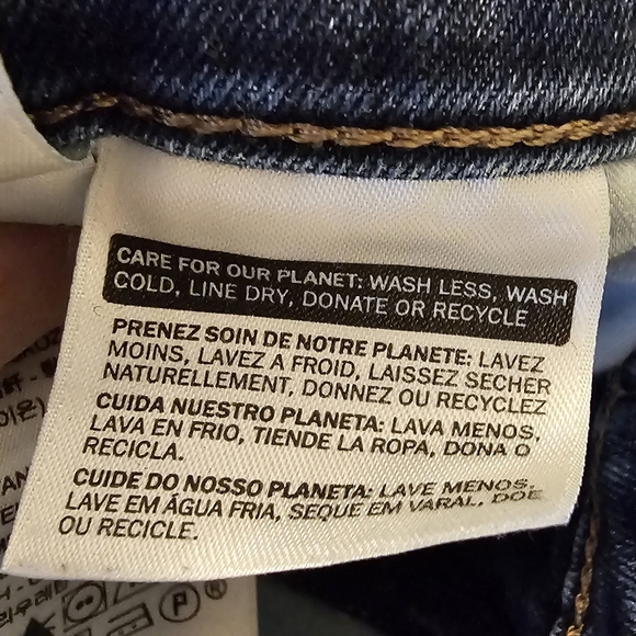 Levi's Capri Jeans - Picture 5 of 6